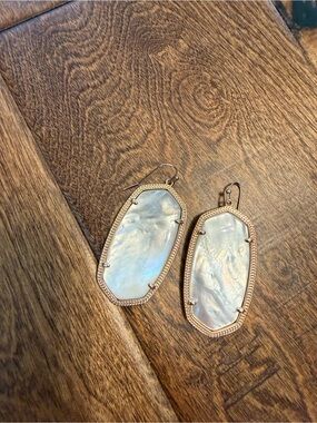 Kendra Scott Iridescent Mother-of-Pearl Drop Earrings with Rose Gold Frame